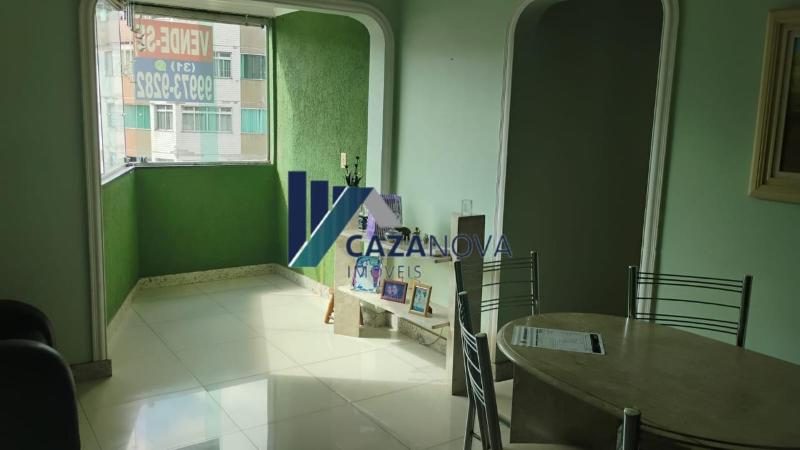 Apartamento três quartos com elevador B. Caiçara