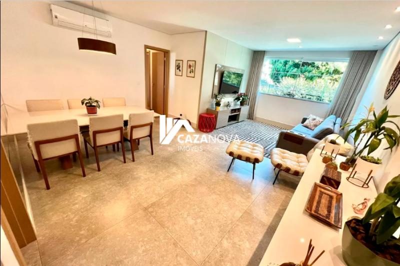 Apartamento no bairro Jaraguá à venda com 03 quartos, sendo 01 suíte e 03 vagas.