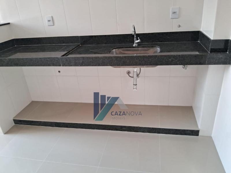 Cazanova Imóveis vende! Excelente apartamento de três quartos prédio novo no bairro Caiçara.
