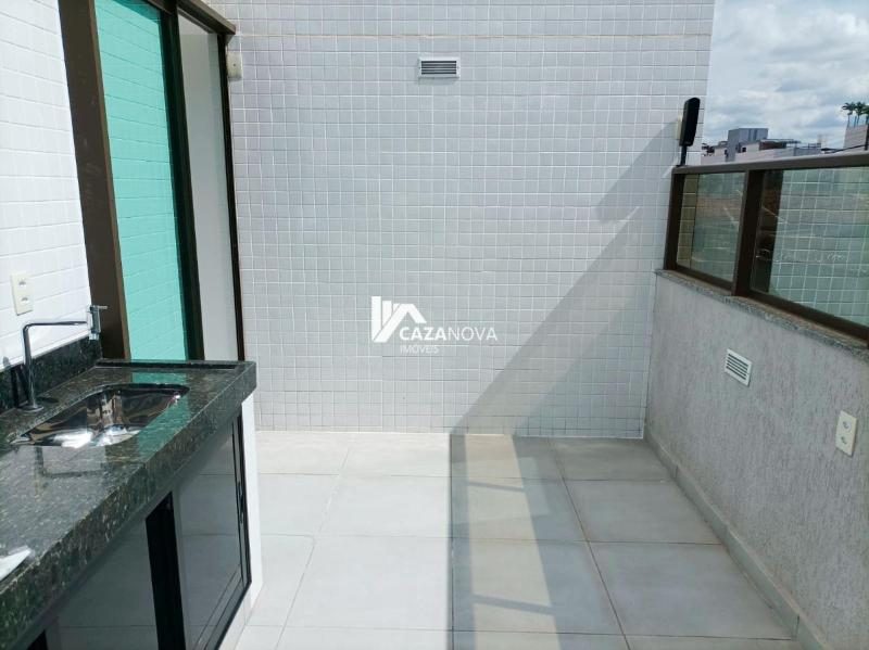 Cazanova Imóveis Vende. Lindo apartamento três quartos com área privativa.
