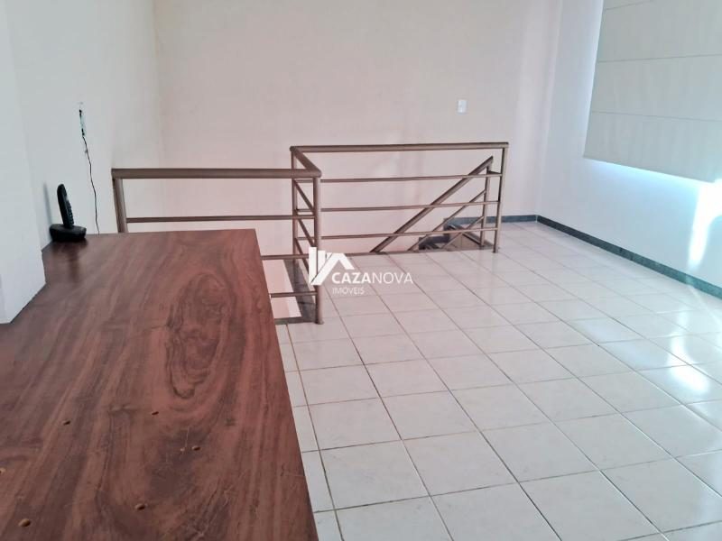 Cobertura de 03 quartos e 02 vagas no Caiçara